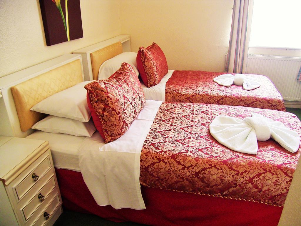 The Ellesmere Hotel Eastbourne Bagian luar foto