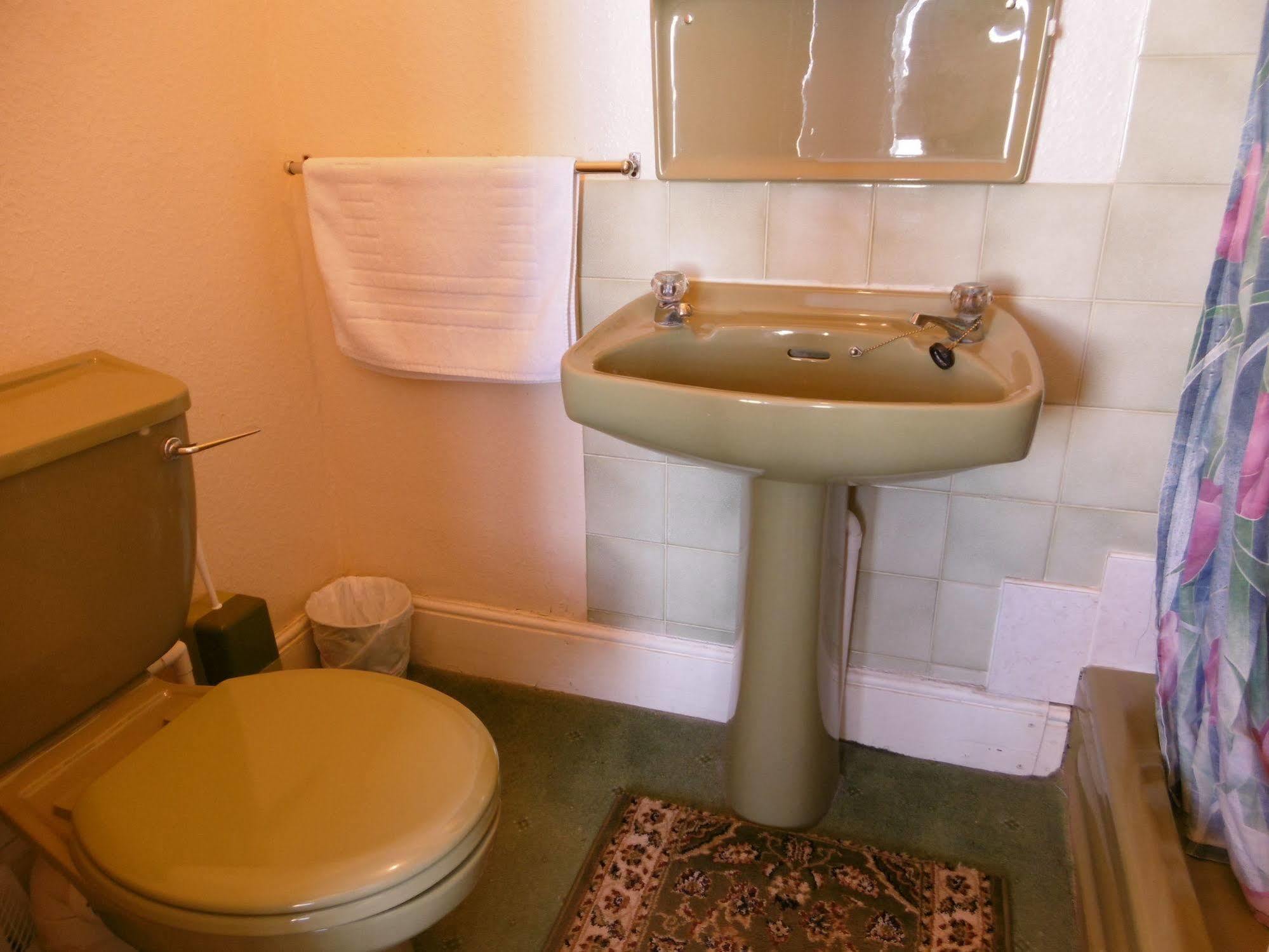 The Ellesmere Hotel Eastbourne Bagian luar foto