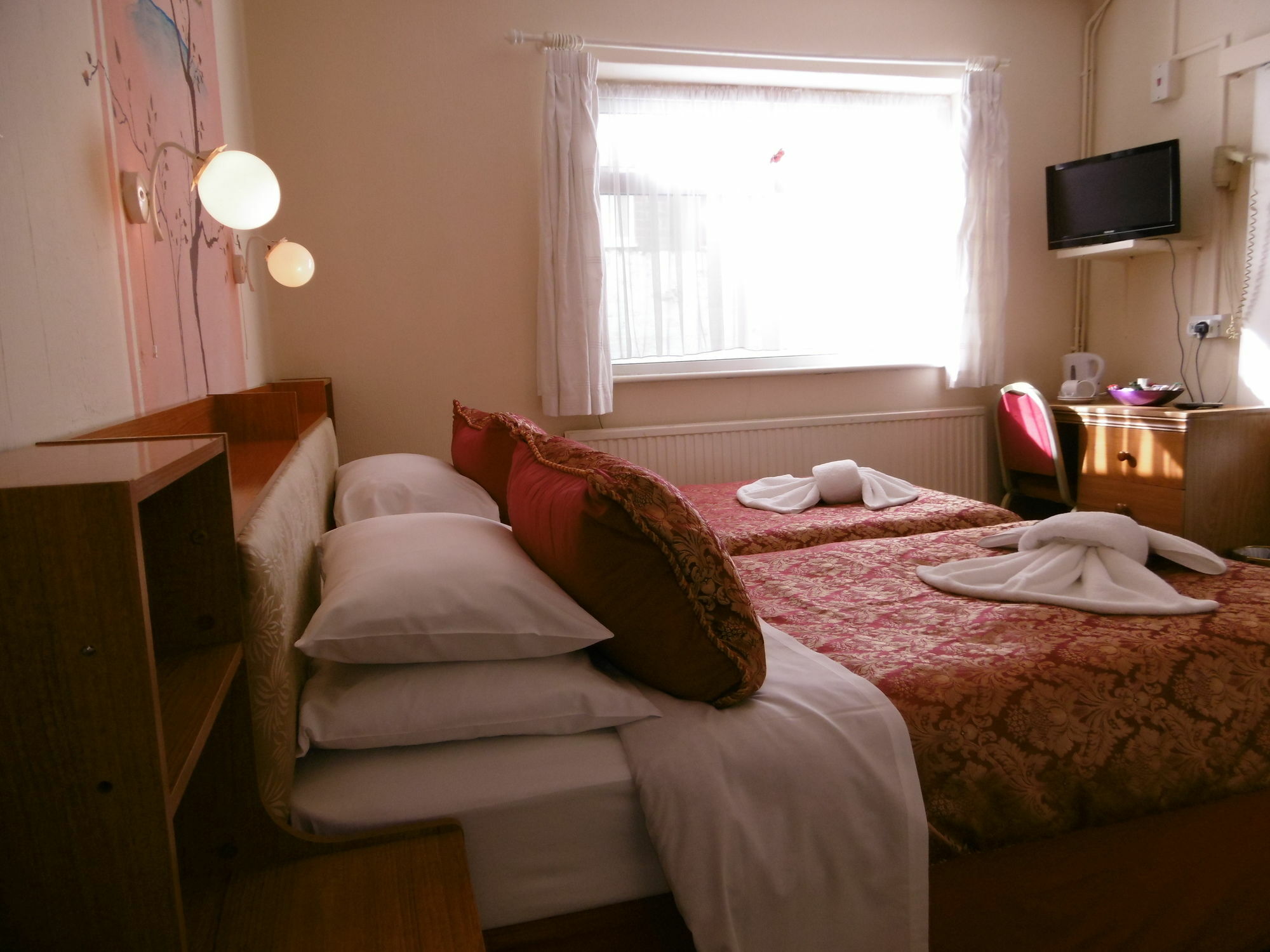 The Ellesmere Hotel Eastbourne Bagian luar foto